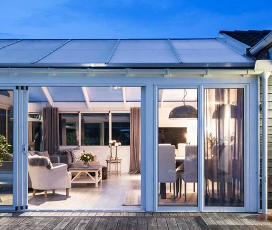 Glasa in altan i västerås  så skapar du ett uterum att trivas i året runt